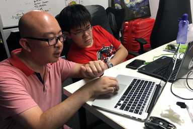 HackerspaceSG members sharing knowledge HackerspaceSG members sharing knowledge